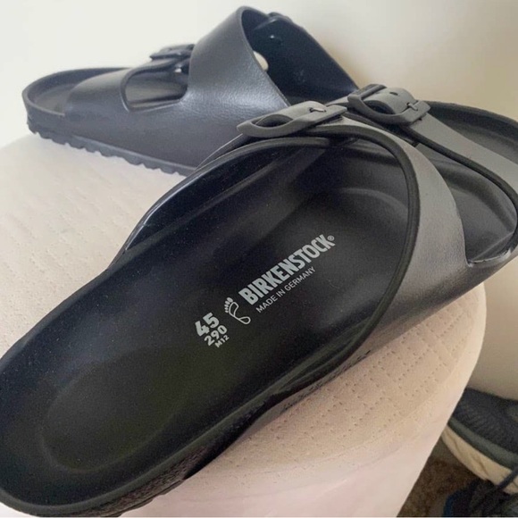 Birkenstock Mens 12 Black slip on sandals - Picture 3 of 3